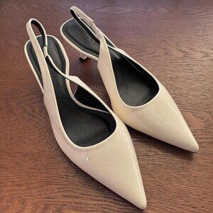 Billini Women's Cream Courts